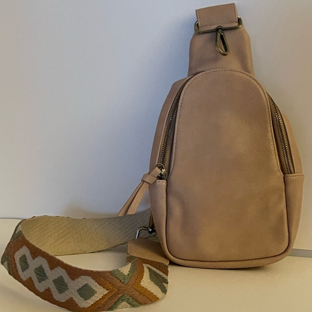 Stylish Beige Crossbody Bag with Patterned Strap